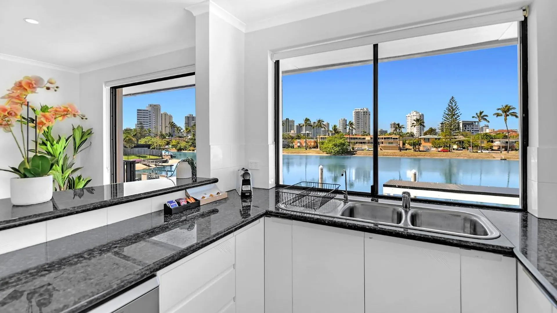 Riverside 3Bedroom Sunny House In Surfers Paradise Gold Coast Australia