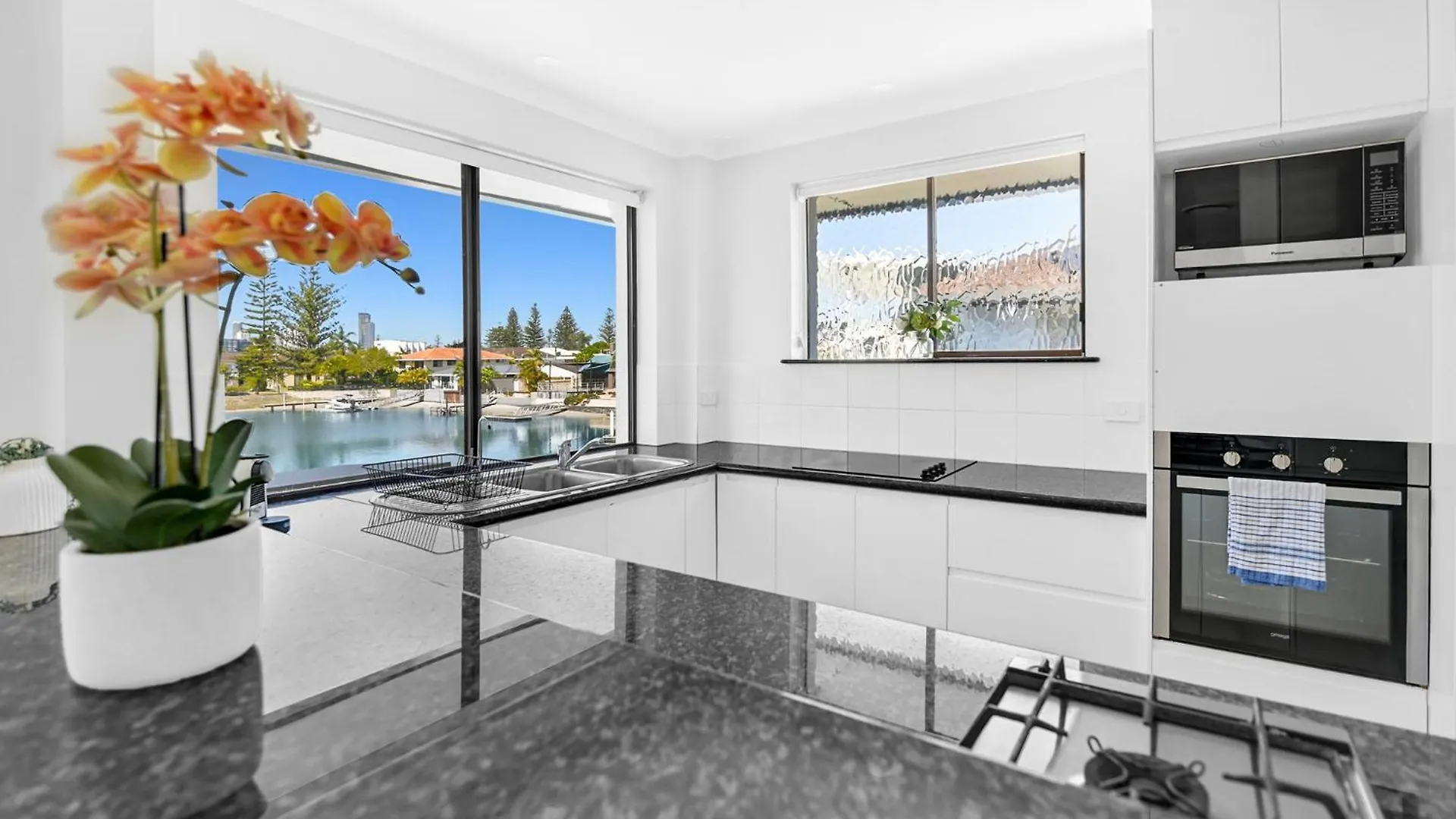 Riverside 3Bedroom Sunny House In Surfers Paradise Gold Coast
